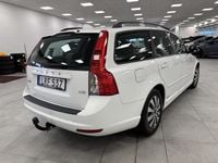 Begagnad Volvo V50 Kinetic 114 HK (83 kW) 2011 Vit Kombi