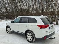 Begagnad Mitsubishi Outlander 150 HK (110 kW) 2017 White pearl SUV