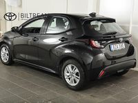 Begagnad Toyota Yaris Hybrid Active 116 HK (85 kW) 2023 Svart Halvkombi