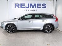 Begagnad Volvo V60 CC Summum 150 HK (110 kW) 2015 Silver Kombi