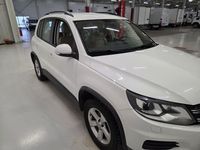 Begagnad VW Tiguan Track & Field 140 HK (102 kW) 2012 Vit SUV