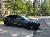 begagnad Tesla Model 3 Performance - låga mil