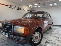 Begagnad Mercedes E200 109 HK (80 kW) 1983 Röd Sedan