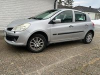 Begagnad Renault Clio R.S. 75 HK (55 kW) 2008 Halvkombi