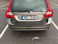 Begagnad Volvo V70 Momentum 146 HK (107 kW) 2009 Grå Kombi