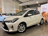 begagnad Toyota Yaris Hybrid e-CVT Executive/ Panorama/B-Kamera-Lågmi