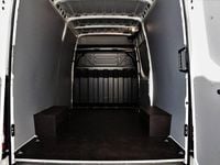 Ny Iveco Daily 136 HK (100 kW) 2025 Vit Van