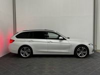 begagnad BMW 320 d xDrive Touring |H/K | Panorama | Drag | Navi |190h