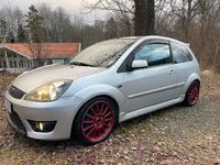 Begagnad Ford Fiesta ST 150 HK (110 kW) 2005 Silver Halvkombi