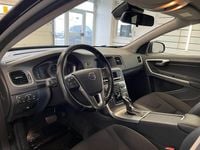 Begagnad Volvo V60 Momentum 120 HK (88 kW) 2016 Svart Kombi