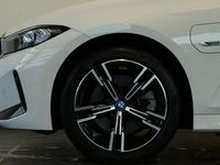 Begagnad BMW 330 M Sport 292 HK (214 kW) 2023 Vit Kombi