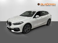 Begagnad BMW 118 Sport Line 136 HK (100 kW) 2021 Vit Halvkombi