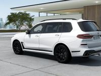 begagnad BMW X7 M60i M Sport Pro Exclusive Comfort Komfortstolar Bak DAP B&W Drag