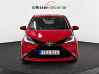 Begagnad Toyota Aygo X-play 69 HK (50 kW) 2017 Röd Halvkombi