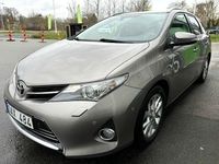 Begagnad Toyota Auris Touring Sports Multidrive S 132 HK (97 kW) 2014 Brun Kombi