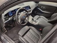 begagnad BMW 330e xDrive Sedan Steptronic M Sport Innovation Moms