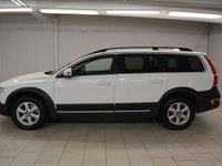 Begagnad Volvo XC70 Momentum 181 HK (133 kW) 2016 Vit Kombi