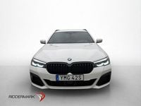 Begagnad BMW 520 M Sport 190 HK (139 kW) 2023 Vit Kombi