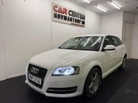 Begagnad Audi A3 Sportback Attraction 105 HK (77 kW) 2012 Vit Halvkombi