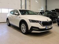 Begagnad Skoda Octavia Scout 200 HK (147 kW) 2022 Vit Kombi
