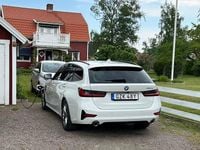 Begagnad BMW 330 292 HK (214 kW) 2022 Alpinvit