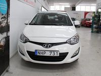 Begagnad Hyundai i20 Select 84 HK (61 kW) 2013 Vit Halvkombi