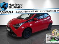 Begagnad Toyota Aygo X-play 72 HK (52 kW) 2020 Röd Halvkombi