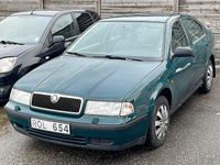 Begagnad Skoda Octavia 75 HK (55 kW) 2000 Mörkgrön Halvkombi