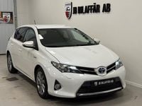 Begagnad Toyota Auris Hybrid Edition 136 HK (100 kW) 2014 Vit