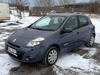 Begagnad Renault Clio II 75 HK (55 kW) 2010 Halvkombi