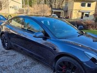 Begagnad Tesla Model 3 Performance 377 kW (513 HK) 2023 Midnight silver metallic Sedan