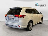 Begagnad Mitsubishi Outlander 227 HK (166 kW) 2019 Vit SUV
