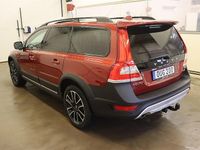 Begagnad Volvo XC70 Pro 181 HK (133 kW) 2015 Röd SUV