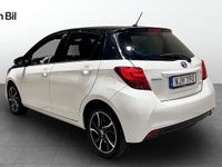 Begagnad Toyota Yaris Hybrid Active 73 HK (53 kW) 2016 Vit Halvkombi