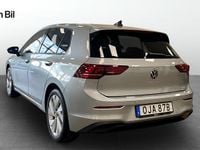 Begagnad VW Golf VIII Edition 150 HK (110 kW) 2024 Silver Halvkombi
