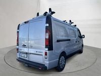 Begagnad Opel Vivaro 145 HK (106 kW) 2017 Grå Minibuss
