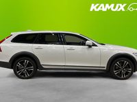 Begagnad Volvo V90 CC Inscription 190 HK (139 kW) 2017 Vit Kombi