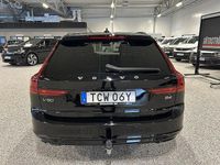 Begagnad Volvo V90 Momentum 197 HK (144 kW) 2022 Svart med klarlack Kombi
