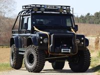 begagnad Land Rover Defender SVX 'Spectre' James Bond