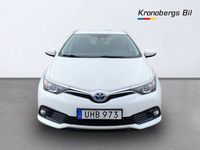 begagnad Toyota Auris Hybrid e-CVT Euro 6 ”MOMS”