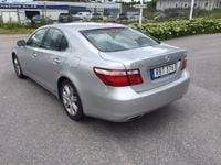 Begagnad Lexus LS460 381 HK (280 kW) 2007 Silver Sedan