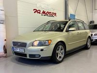 Begagnad Volvo V50 Momentum 170 HK (125 kW) 2005 Ljusgrön Kombi