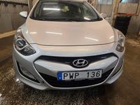 Begagnad Hyundai i30 110 HK (80 kW) 2012 Silver Halvkombi