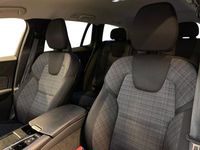 Begagnad Volvo V60 Core 355 HK (261 kW) 2023 Svart Kombi