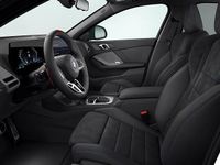 Ny BMW M135 2026 Vit Halvkombi