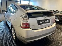begagnad Toyota Prius 1.5 VVT-i + 3CM CVT VÄRMARE LÅGA MIL