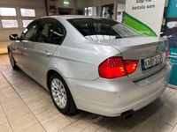 begagnad BMW 320 i (170hk)*Sedan*590kr/mån*S&V-däck