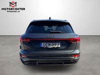 Begagnad Audi Q6 e-tron Ambiente 285 kW (388 HK) 2024 Grå SUV