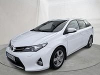 Begagnad Toyota Auris Edition 124 HK (91 kW) 2015 Vit Kombi