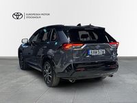 Begagnad Toyota RAV4 Premium 306 HK (225 kW) 2023 Grå metallic/svart tak SUV